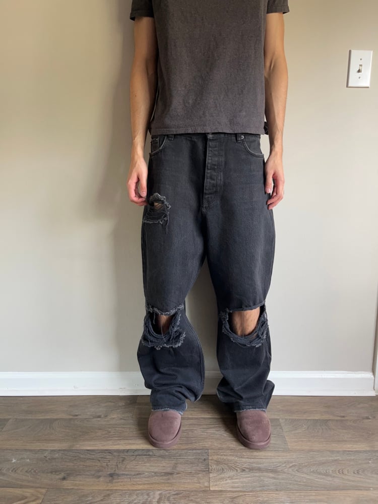 【BALENCIAGA】DESTROYED SKATER JEANS S Buy Balenciaga Destroyed Skater Blue Jeans Online at Groupie