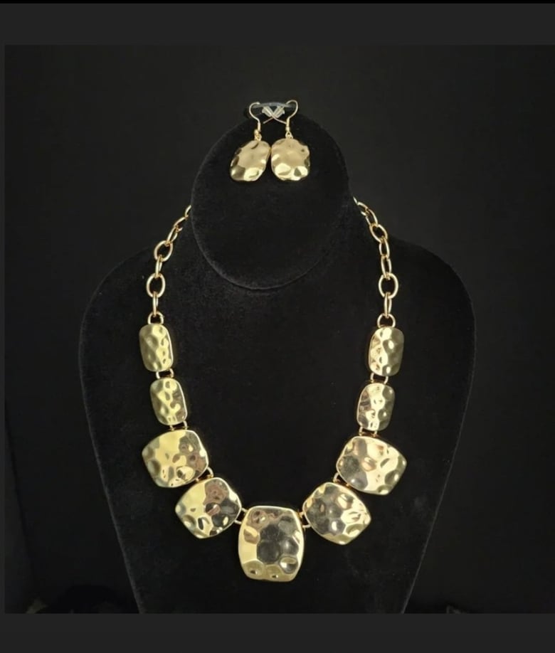 Image of Gold Beaten Necklace Set 