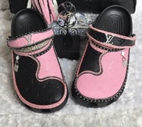 Image 1 of Size 9 two tone black & pink with matching earrings