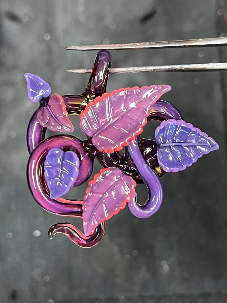 Image of Plasma Purple 6 Leaf Pendant