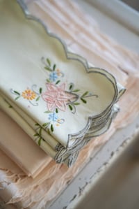 Image 3 of Lot de 5 serviettes brodées en couleurs