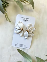 Image 1 of Half flower 