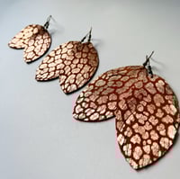 Metallic Leopard Fringed Feather earrings 