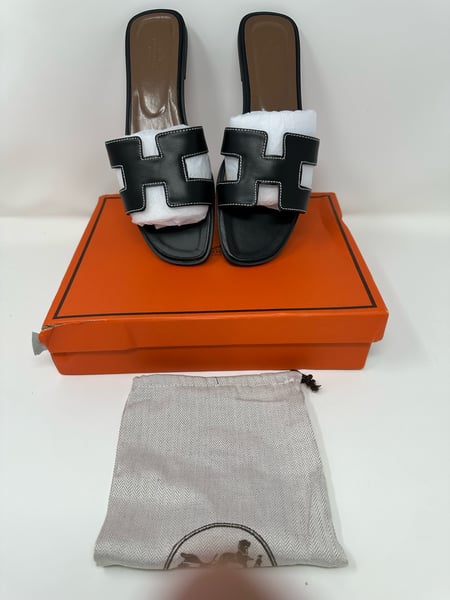 Image of Black Sandals With Storage Bag - Size 39
