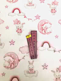 Image 4 of Algodón 100% - Conejitos Nubes y Estrellas - Rosa - 10€/m