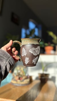 Image 1 of Butterfly mug 05