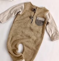 Image 2 of Newborn boys romper Federico | tones of beige