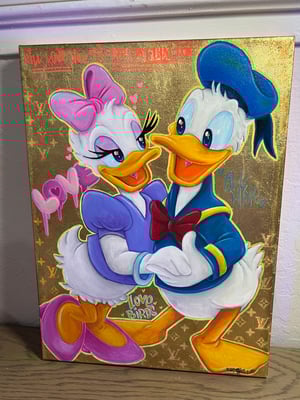Image of Daisy and Donald Duck. 
