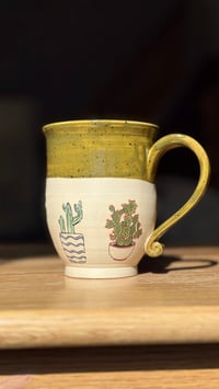 Image 5 of Planter Mug 07