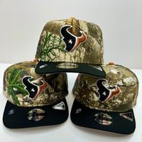Image 2 of New Era 9Fifty A-Frame Pre Curved Real Tree Texans 🤘