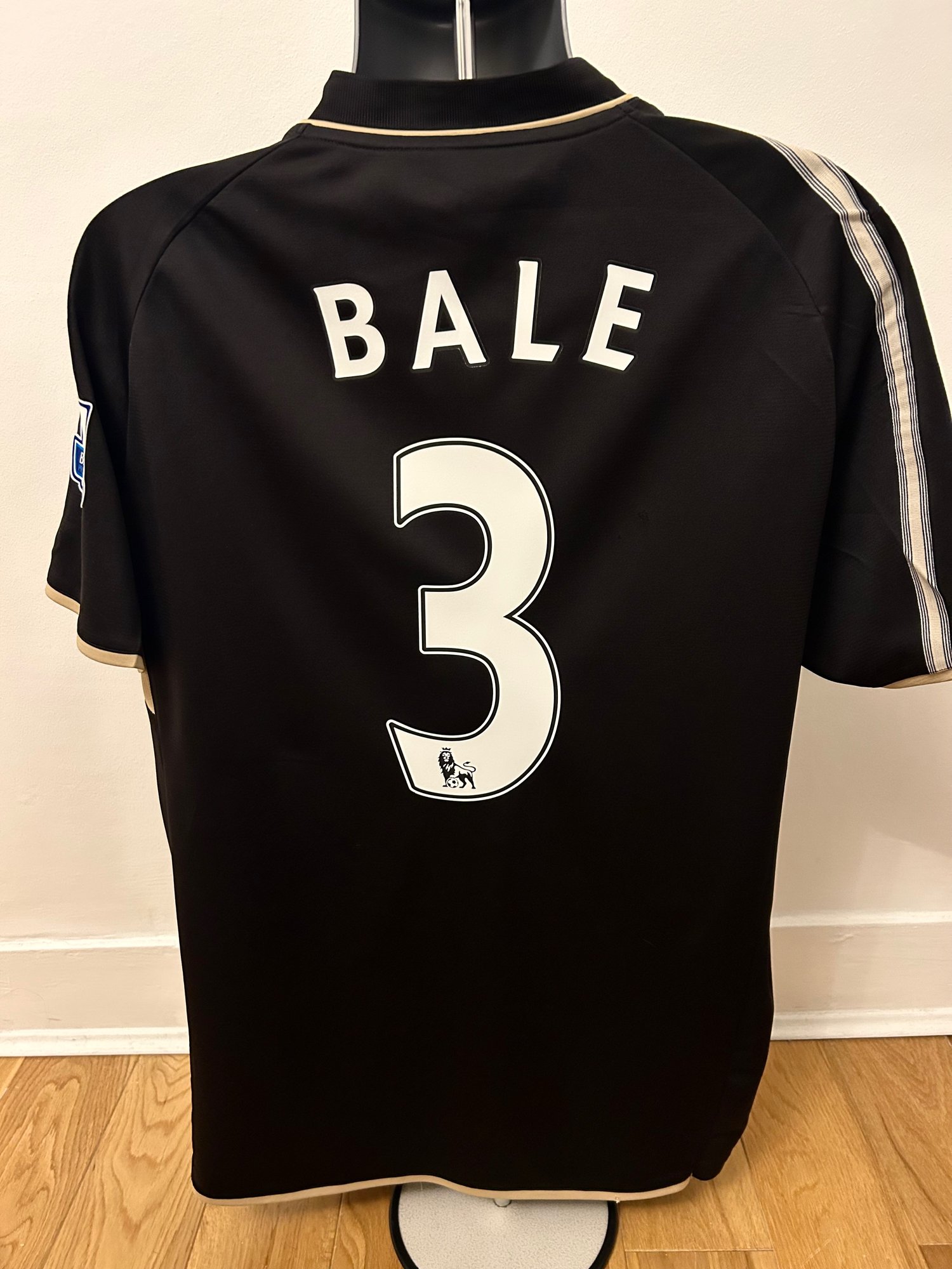 Image of Tottenham Hotspur “BALE 3” 2008/09 Third Shirt + PL patches (XL)
