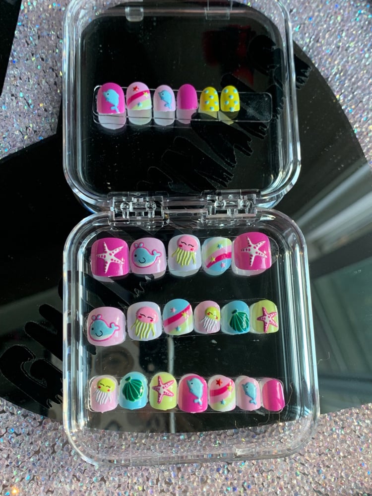Image of Beach Day Nails 