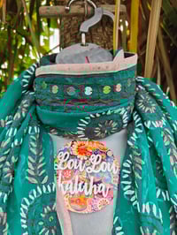 Image 4 of Thassos scarf -Green with baby pink trim