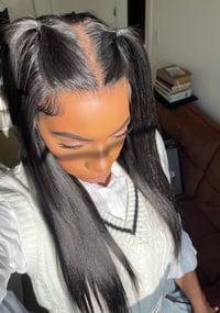 Image 5 of 24 inch YAKI STRAIGHT GLUELESS HD LACE CLOSURE WIG with LAYERS