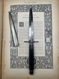 Image 9 of Dague de vertu, dague romantique dite « pique-couille ». Acier et ébonite, 1850-70