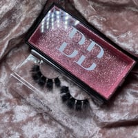 Image 2 of Primadonna Lash.