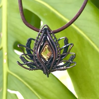 Image of Solar Bloom Necklace – Citrine