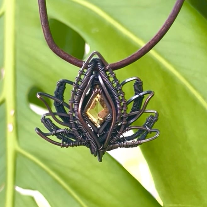 Image of Solar Bloom Necklace – Citrine