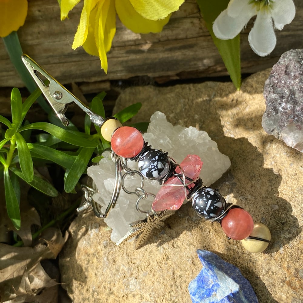 Image of grapefruit twist clip keychain 