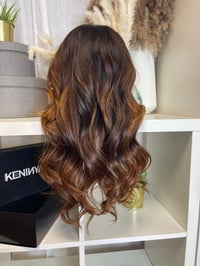 Image 2 of Vente flash BALAYAGE Miel choco  18’ closure 5x5 HD copy