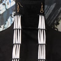 Image 3 of 5 Tier Black & Gold Hearts