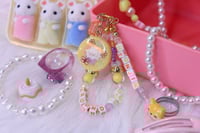 Image 1 of 'around you' LOONA keychain