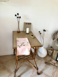 Image 5 of Table à roulette rotin vintage