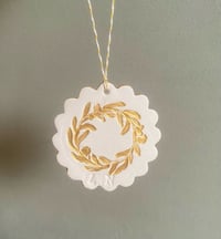 Image 1 of Tag couronnes - modèle au choix