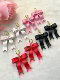 Image 11 of Large Bows