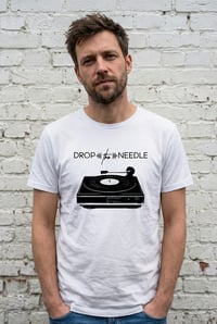Image 1 of Camiseta Drop The Needle