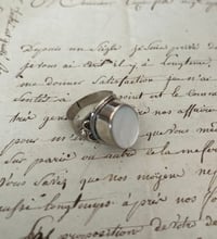 Image 4 of Magnifique bague en argent massif et nacre, taille 58, vintage.