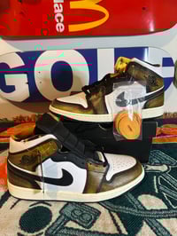 Image 1 of [DQ8417-071] Mens Air Jordan Retro 1 Mid SE 'Orange Wear Away' size 11