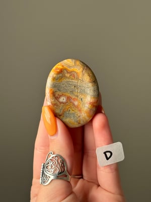 CRAZY LACE AGATE WORRY STONES