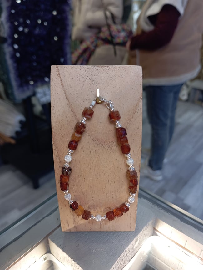 Bracelet en grenat hessonite 1