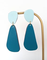 Image 5 of Boucles d'oreilles "Gemma" en cuir upcyclé 