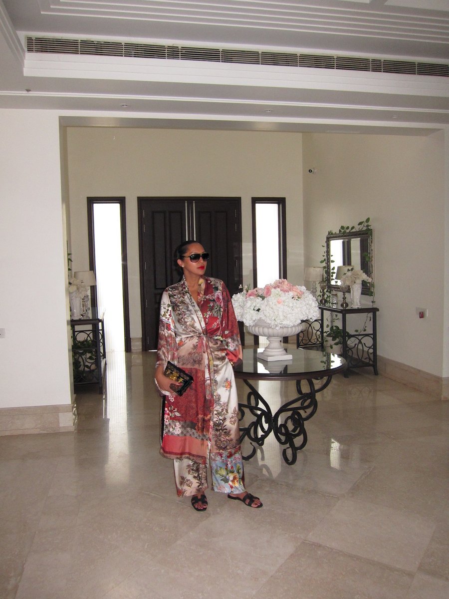 Image of ZARA FLORAL PRINT ROBE SET (XL)