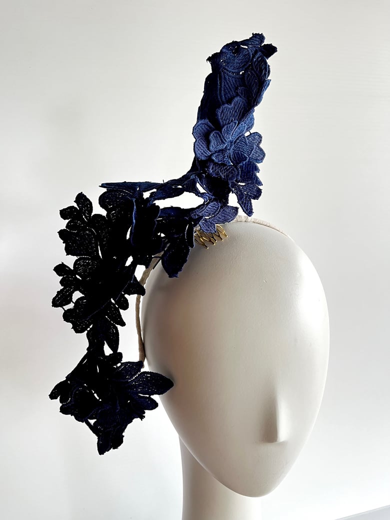 Image of Navy lace headpiece 