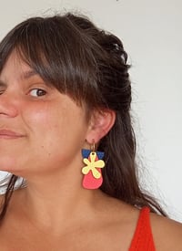 Image 2 of Boucles d'oreilles "Nerina" en cuir upcyclé 