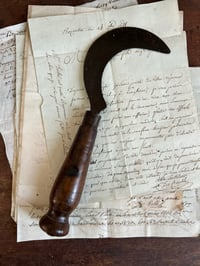 Image 1 of Serpette moyenne, début 1900, bois patiné et acier. 