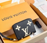 Image 10 of Lou small wallets (click to browse)