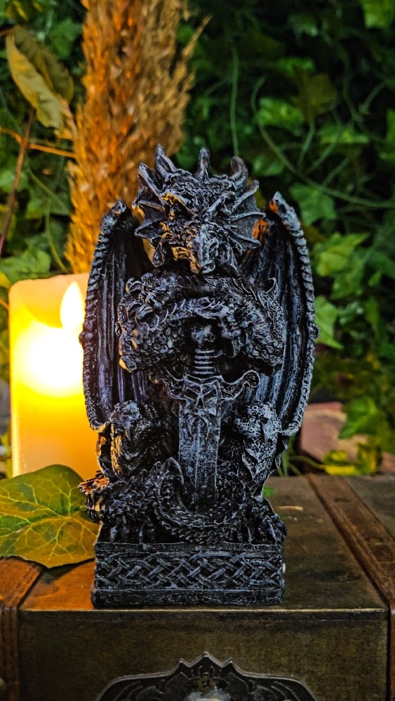 👑The Armored Kingdom Draconian Sword Guardian of the Realm Dragon Statue 
