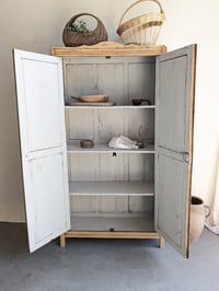 Image 2 of L'armoire parisienne-  Numéro 128