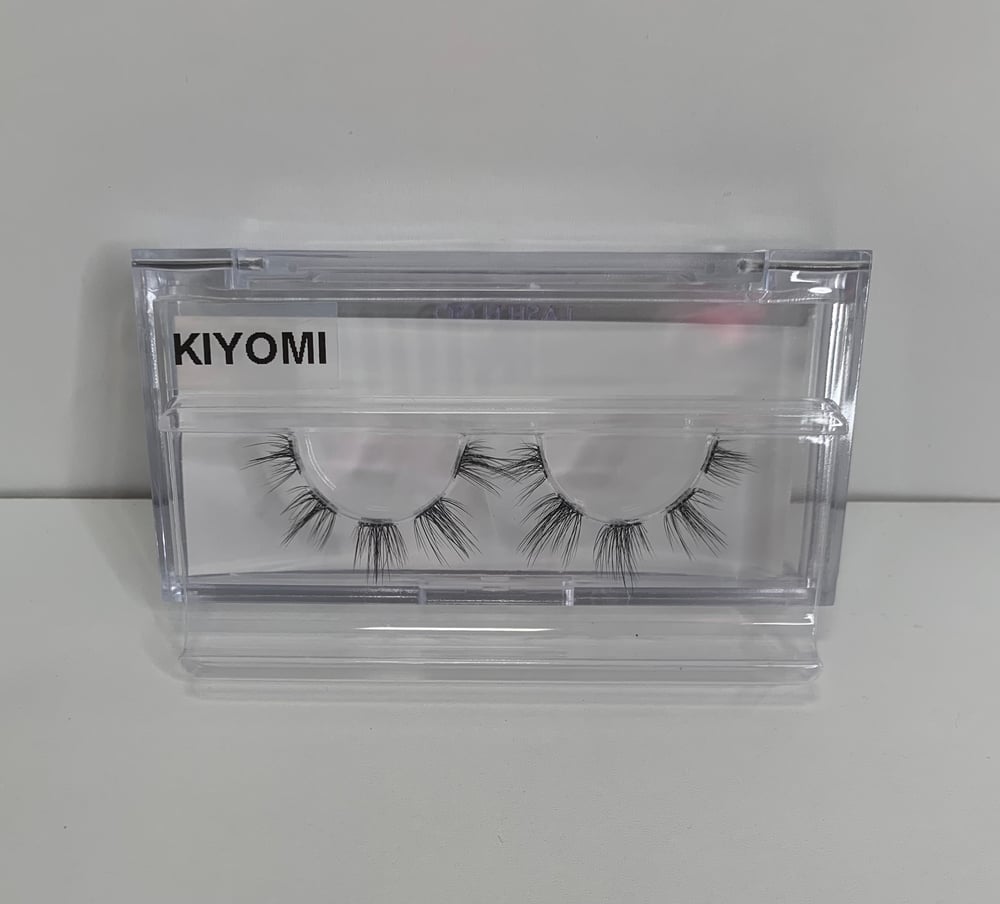 Image of KIYOMI- Fluffy Spikey Lash Cluster