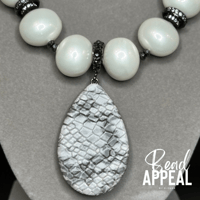 Image 8 of Shell Chips Pendant Pearl Necklace
