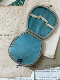 Image 6 of Porte-carte en nacre, cuir et soie bleue, XIXème siècle