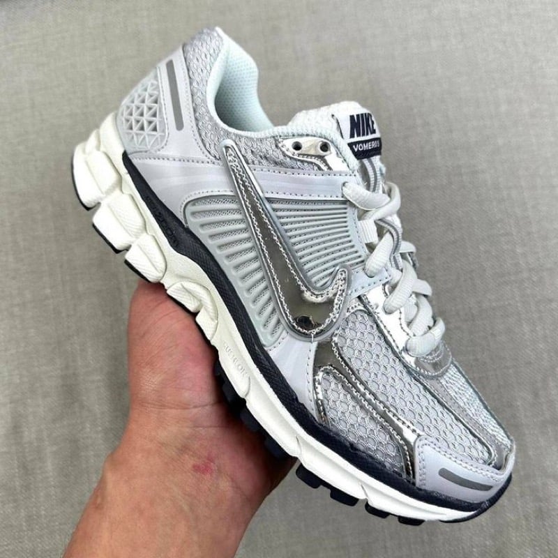 Nike Zoom Vomero 5 Photon Dust Metallic Silver