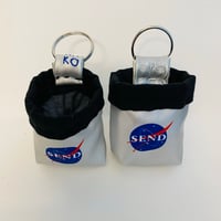 Image 5 of Send keychain_white