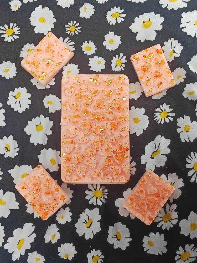 Image of Pineapple mango heart bars 