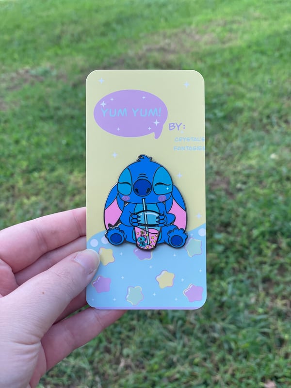 Image of Blue Alien Enamel Pin