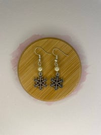 Image 1 of Snowflake Pearl Earrings
